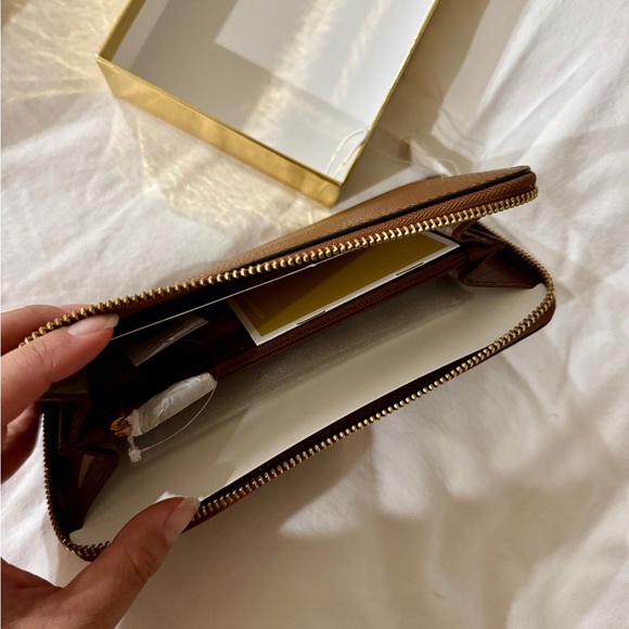 Michael Kors Adele Continental Wallet - Picture 2 of 3